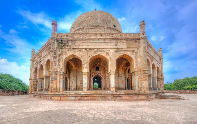 Private Walking Tour: South Delhi Heritage including Qutub Minar and Mehrauli Archaeological Park - Mehrauli Archaeological Park: ruins, Ghiyasuddin Balban, and the guide test