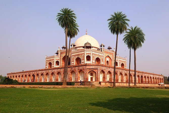 Private Walking Tour: South Delhi Heritage including Qutub Minar and Mehrauli Archaeological Park - Qutub Minar: UNESCO scale, carvings, and why it matters