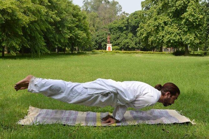 Private Yoga Experience in Varanasi - The 1-hour plan: 12 asanas, 6 pranayams, and about 15 minutes of meditation