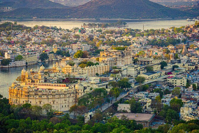 Rajasthan:- Maharaja Places of Royal Rajasthan 07- Days Tour - Day 1 in Jaipur: City Palace, Jantar Mantar, and Hawa Mahal with smart timing