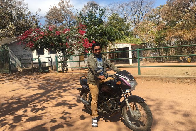 Raneh waterfall Khajuraho (motorcycle tour) - The ride through villages by motorcycle (and when the car makes more sense)