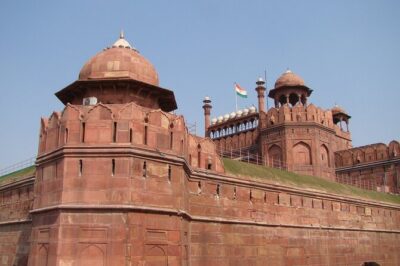 Red Fort Sound and light show with Old Delhi Walk - Red Fort at night: the 60-minute sound and light show experience