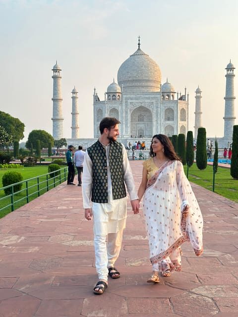 Rent a sari or kurta pajama for Taj Mahal visit & picture - Cleanliness and comfort: the small things that make the big difference
