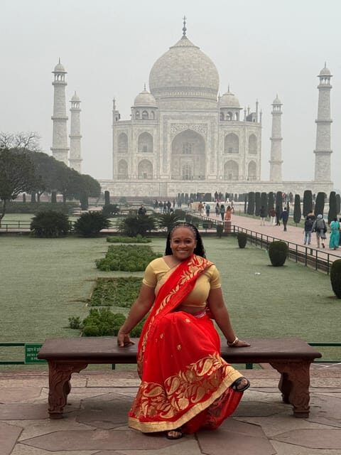 Rent a sari or kurta pajama for Taj Mahal visit & picture - Price and value: is $13 per person actually a smart deal?