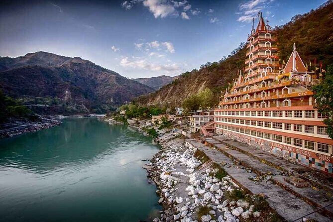 Rishikesh Cultural Sightseeing Tour with Ganga Aarti - Bharat Mandir: short stop, meaningful context