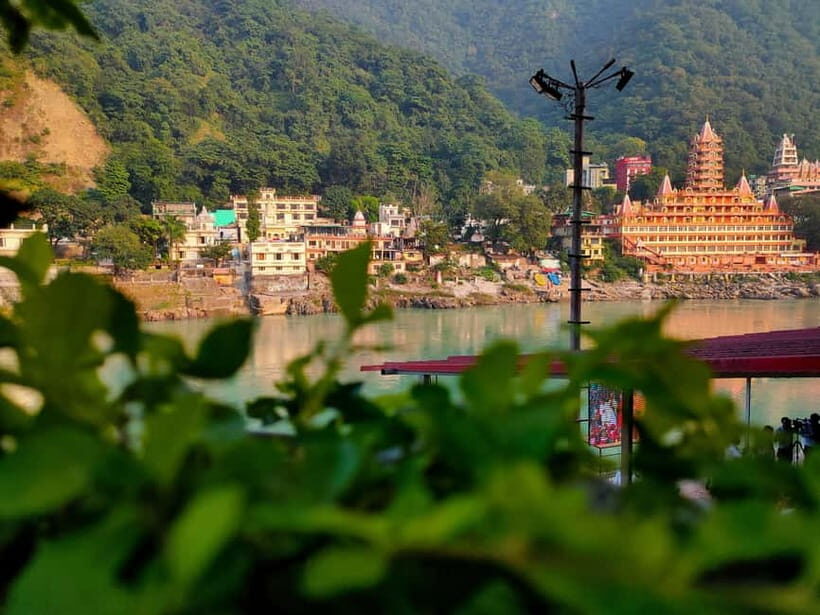 Rishikesh: Full-Day Sightseeing Tour with Ganga Aarti - Ram Jhula suspension bridge: an easy first hit of river views