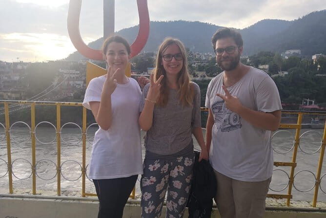 Rishikesh Private Guided Sightseeing Tour by Car - Parmarth Niketan Ashram and the Evening Prayer Atmosphere
