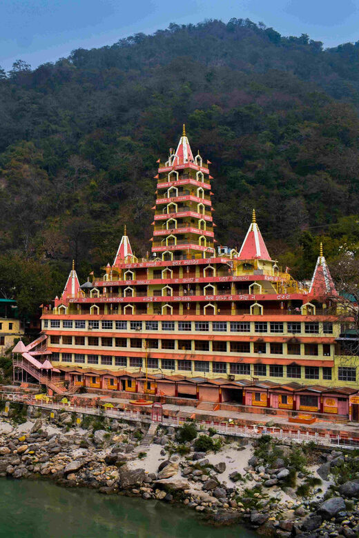 Rishikesh Spiritual Evening Tour with Sacred Ganga Aarti - Ganga Beach: A Quiet Pause Before the Main Ceremony
