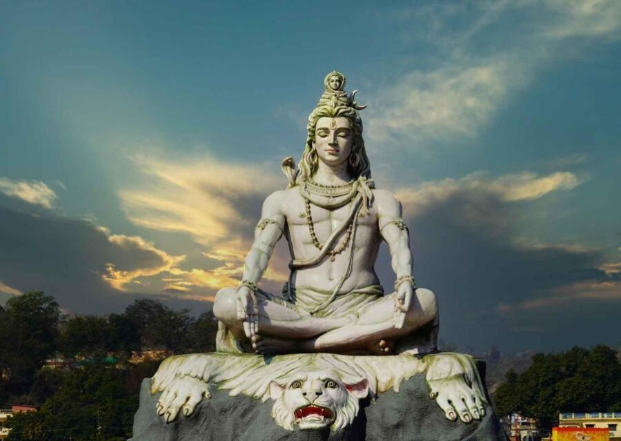 Rishikesh Walking Tour (2 Hours Guided Walking Tour) - Ganges river calm and first bearings on foot