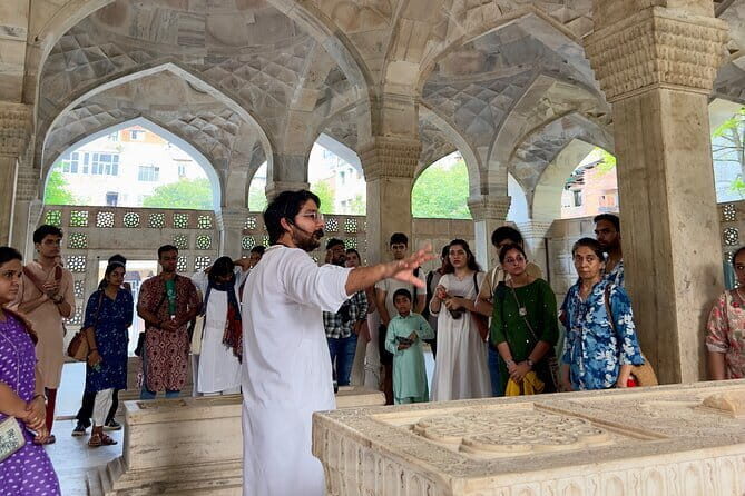 Saints and Royals of Delhi Private Tour - Stop 2: Mirza Ghalib’s Tomb for Urdu Poetry at Human Scale