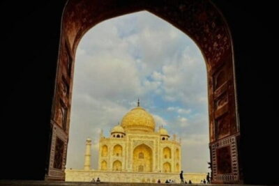Same Day Agra From Delhi By AC Car - The Taj Mahal Visit: Live Guide, Efficient Flow, and Photo Time