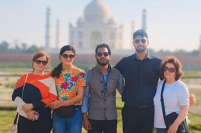 Same Day Agra Tour to Taj Mahal, Agra Fort & Itmad-ud-Daula - Your guide can make the difference between smooth and stressful