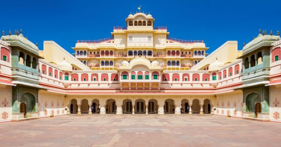 Same Day Jaipur Tour from Delhi by Car or Train - How the Guide and Driver Make the Day Feel Organized