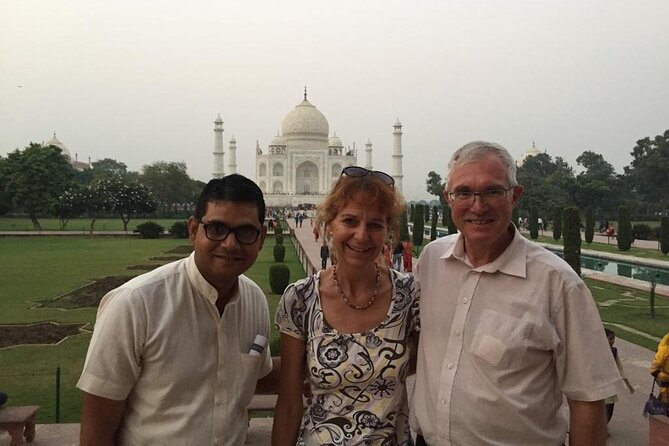Same Day Luxury Taj Mahal, Fort & Baby Taj Tour from Delhi by Car - Service quality and support: how the day feels when something goes wrong
