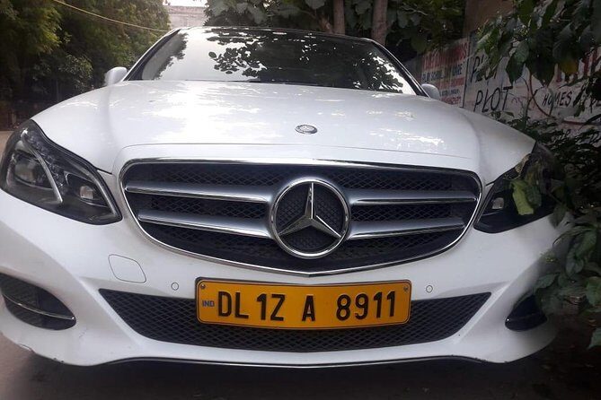 Same Day Luxury Tour to Taj Mahal & Agra Fort - Luxury car pickup and the Delhi to Agra run