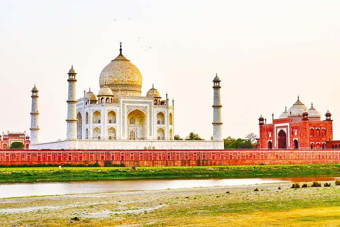 Same Day Mathura and Vrindavan Tour with Taj Mahal from New Delhi - Lunch in the middle: included, but plan around the pace