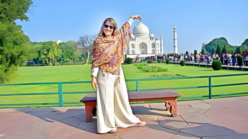 Same Day Taj Mahal Agra Tour Package from Delhi by Car - Agra Fort: the UNESCO stop that changes the mood