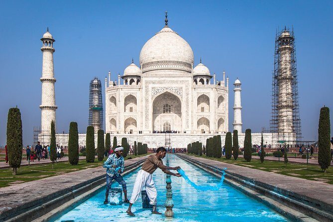 Same Day Taj Mahal Agra Tour - The Delhi-to-Agra morning: a 3-hour run on Yamuna Expressway
