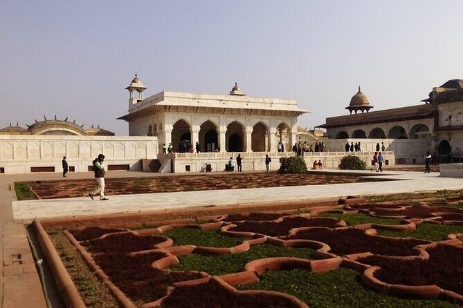 Same Day Taj Mahal and Agra Fort tour from New Delhi - Lunch and Handicrafts: Timing Your Break and Your Shopping