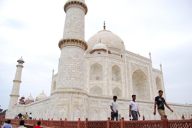 Same Day Taj Mahal Tour by Car from New Delhi - Agra Fort in 1 hour: what you can do without rushing