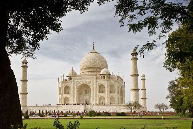 Same Day Taj Mahal Tour By Train - Taj Mahal time: clear guidance, smart pacing, great photo help