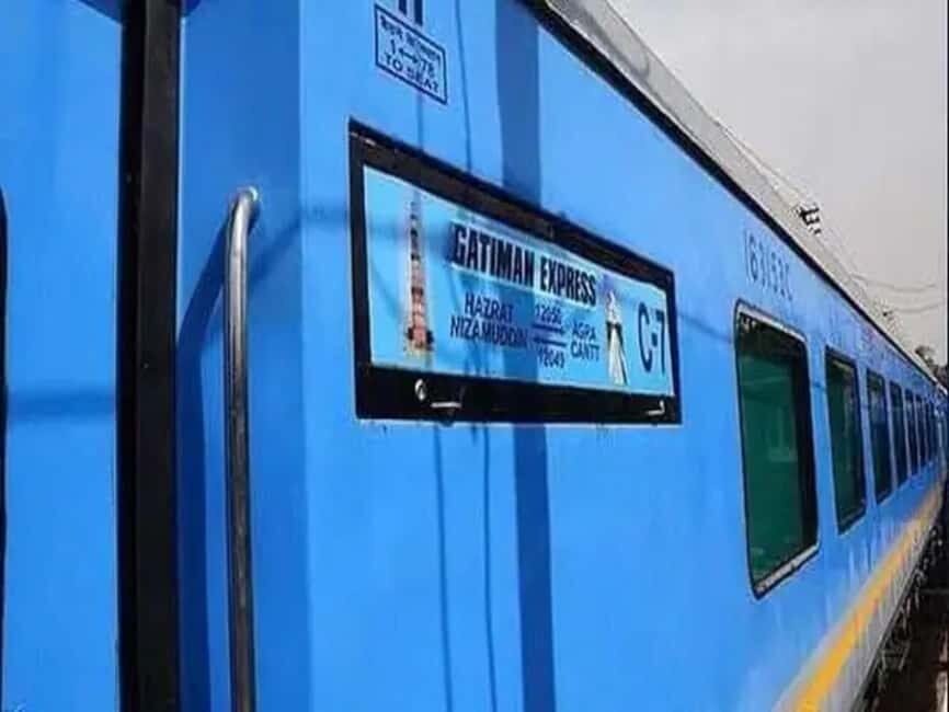 Same Day Taj Mahal Tour from Delhi by Gatimaan Express Train - New Delhi Pickup to Agra: How the Day Starts