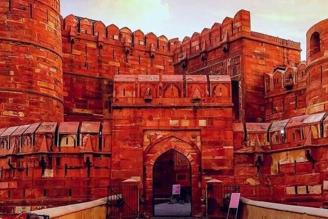 Skip the line Taj Mahal and Agra Fort private Tour by Car - Taj Mahal: what fast-track and a real guide change