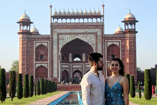 Skip-The-Line Taj Mahal Guided Tour with Flexible Options - What the tour includes, and where extras show up