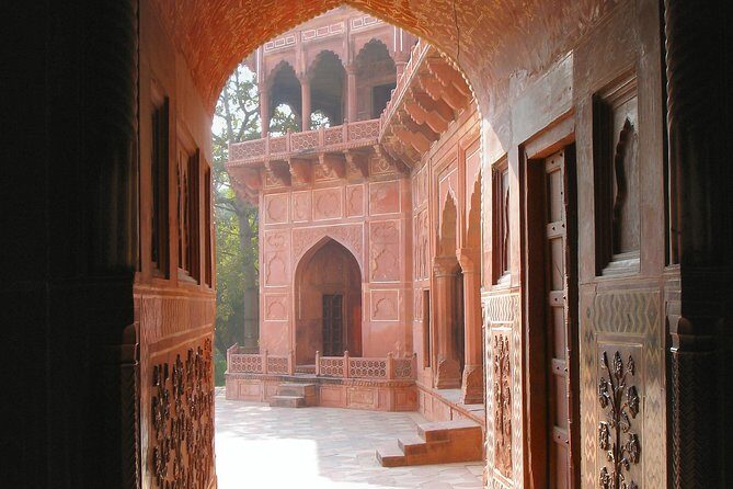 Skip The Line: Taj Mahal Sunrise Tour from - Delhi (All-Inclusive) - Lunch and the 5-star hotel mention: what you should plan for