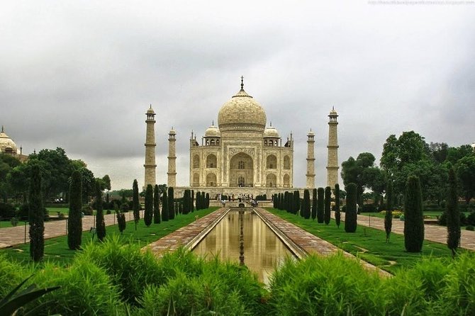 Skip The Line: Taj Mahal Tour From New Delhi With Drop At Jaipur - Chand Baori at Abhaneri: a fast stop with a famous step well