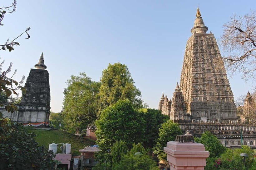 Spiritual & Historical, Varanasi with Bodhgaya Tour (5 Days) - Varanasi by morning and night: sunrise boat and Ganga Aarti