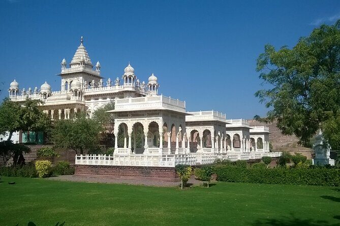 Splendor Tour of Jodhpur - Jaswant Thada: a short marble breather near the fort