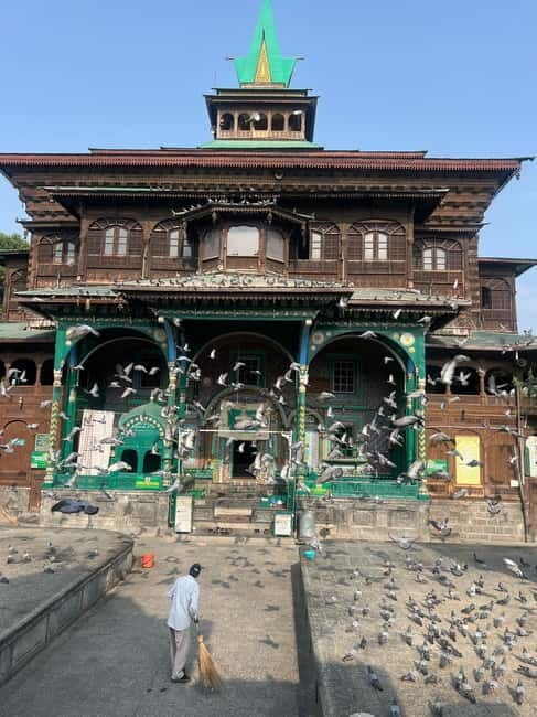 Srinagar Old City Heritage Walking Tour with Kahwa Tea - Key highlights that make this walk worth your time