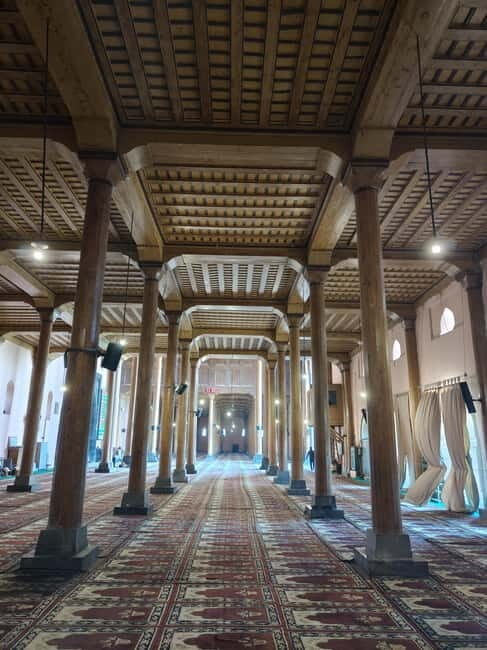 Srinagar: Private Old City and Mughal Gardens Guided Tour - How a Private Day in Srinagar Hits the Best Mix of Sites