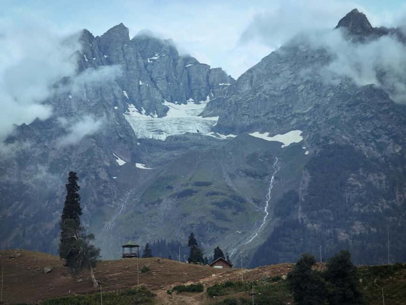 Srinagar: Sonamarg Day Tour - The Golden Meadow Adventure - Thajiwas Glacier: the hike that turns scenery into memory