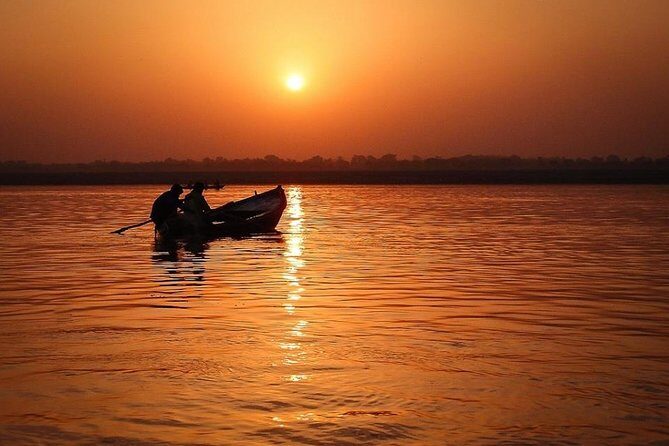 Sunrise & Morning Down Town, Walking Tour. Daily Tour - Dashashwamedh Ghat sunrise boat ride and morning rituals