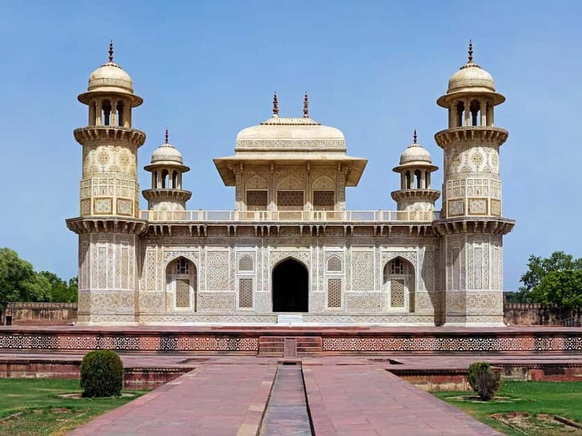 Sunrise Taj Mahal & Agra Private City Tour (All Inclusive) - The arts and handicrafts stop: good for shopping, not just souvenirs