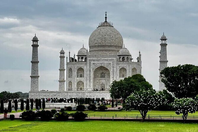 Sunrise Taj Mahal Private Tour From Delhi - Sunrise Taj Mahal: what an early, guided start really buys you