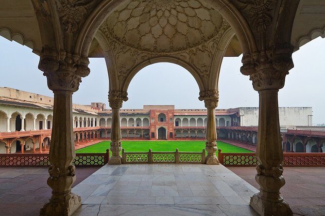 Sunrise Taj Mahal Tour by AC Car From Delhi - The 5-Star Breakfast or Lunch Stop: Comfort on a Long Day