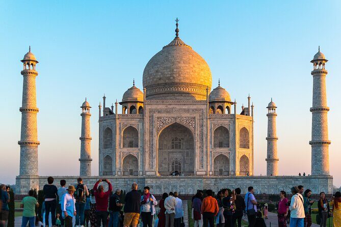 Sunrise Taj Mahal Tour From Delhi - Stop 2: Agra Fort and Akbar’s Mughal architecture
