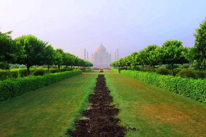 Sunrise Taj Mahal Tour from Delhi with Entrance and Food - Walking city streets and shopping near the Taj Mahal