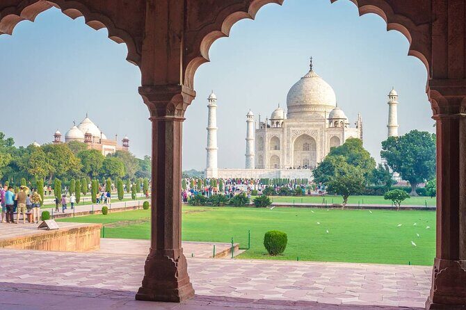 Sunrise Taj Mahal Tour with Agra Fort and Fatehpur Sikri - Hotel Pickup and Private Guide: Less Stress, More Sight