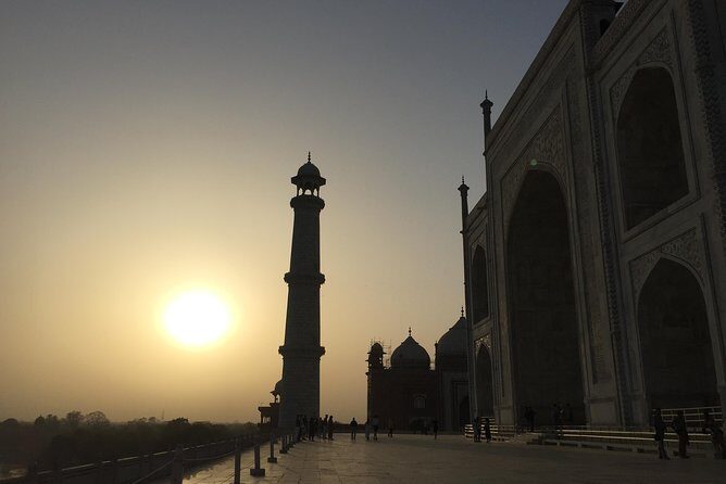 Sunrise Taj Mahal Tour With Female Tour Guide - Tickets, food, and spending: plan your budget simply