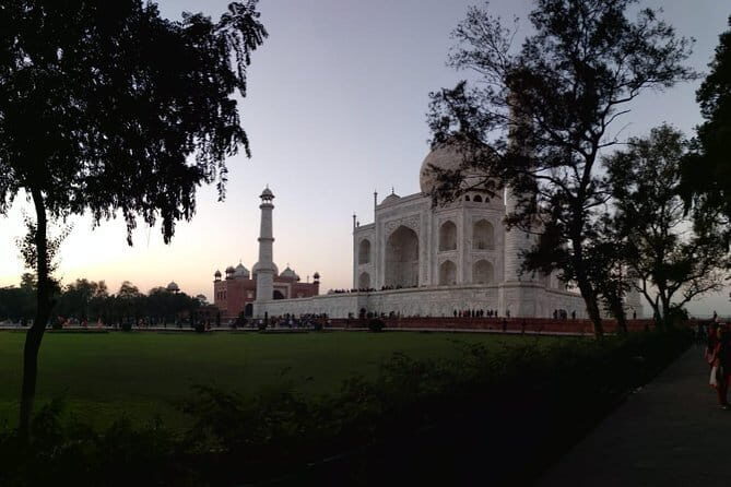 Sunrise tour of Taj Mahal with Guide - Key highlights at a glance