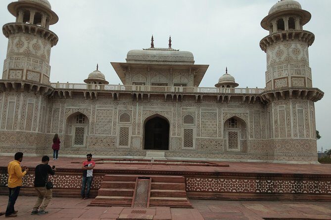 Sunrise TOUR To TAJ MAHAL, AGRA FORT & BABY TAJ from New Delhi.. - Agra Fort: What You Get Beyond the Main Attraction