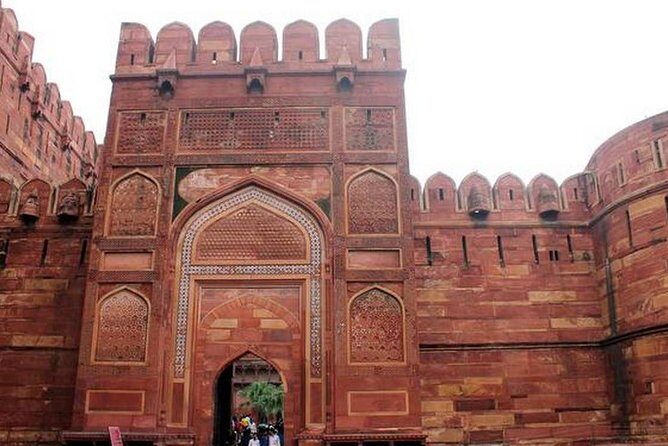 Taj Mahal & Agra Day Tour by Train from Delhi with 5* Hotel Lunch - Taj Mahal Time: What You Should Actually Do With 2 Hours