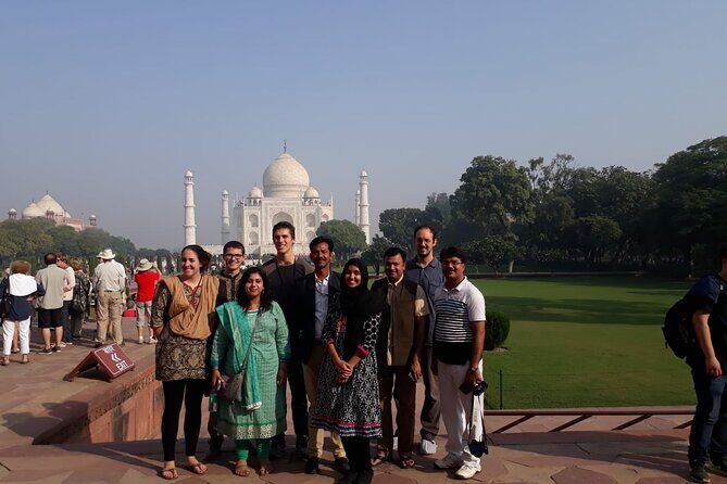 Taj Mahal, Agra fort and Baby Taj Day Tour From Delhi by Car - Taj Mahal With a Guide: Getting Value From Two Hours