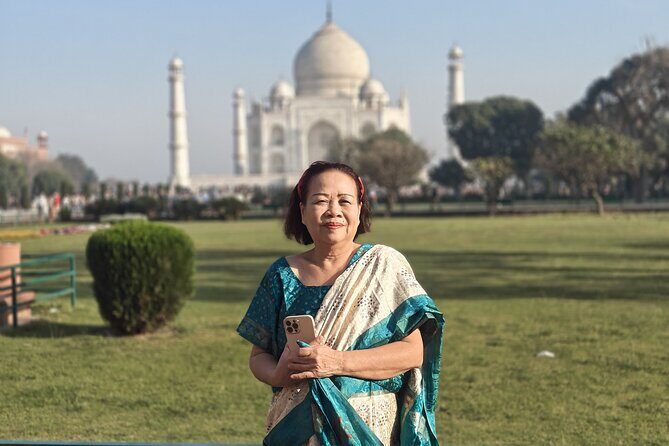 Taj Mahal, Agra Fort & Baby Taj Full-Day Tour from Delhi - Taj Mahal: where the battery bus saves your legs