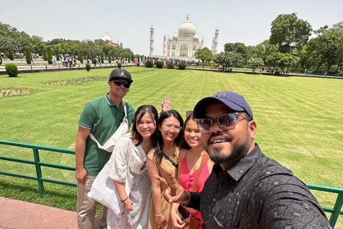 Taj Mahal, Agra Fort & Baby Taj Full-Day Tour from Delhi - Guide quality and personalization: why people rate this highly
