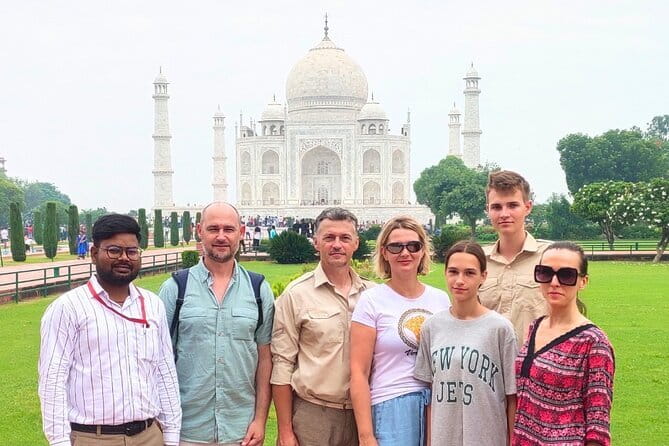 Taj Mahal, Agra Fort, Baby Taj Tour from Delhi by Superfast Train - Getting around inside Agra without losing daylight